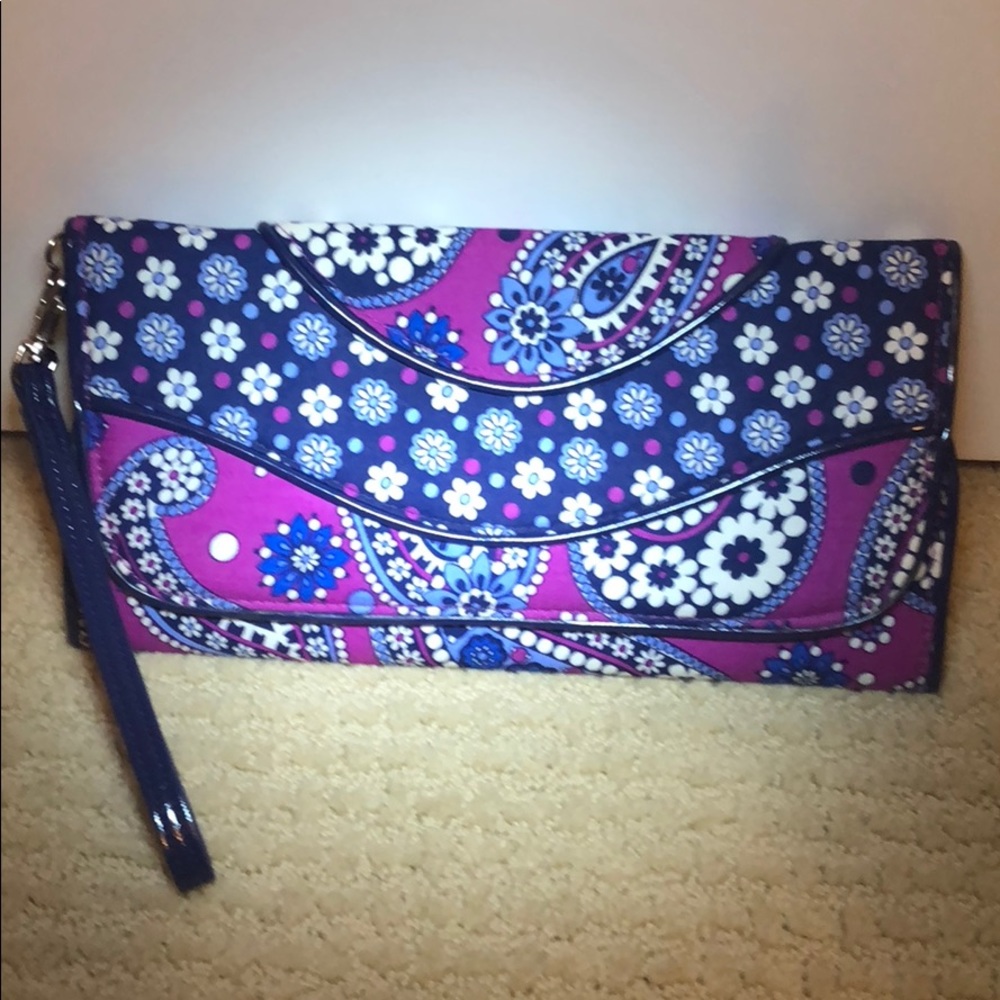 New Trifold Vera Bradley Clutch/Wristlet